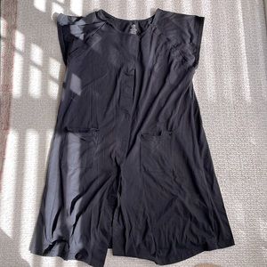 Kindred bravely delivery gown in black.